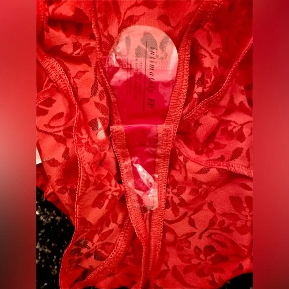 FREE PEOPLE || Olivia Lace Bodysuit in Lady Bird Red - Size XS ❤️NWT❤️ - Picture 7 of 16